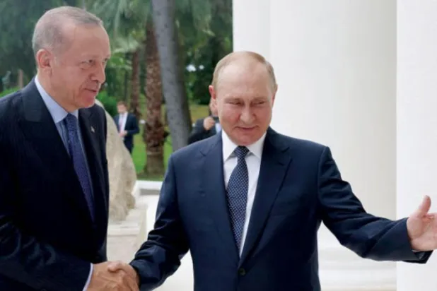 Cumhurbaşkanı Erdoğan ve Rusya Devlet Başkanı Vladimir Putin bir süre önce Soçi’de bir araya geldiler. (AFP) 
