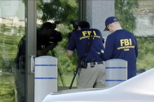 FBI'ın köklü bir siyasi müdahale geçmişi olduğu iddia ediliyor.  FBI, ABD güvenlik servisleri arasında soruşturma yetkisi en geniş olanı. (AP)