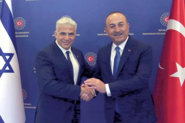 

نخست‌وزیر اسرائیل و وزیر خارجه ترکیه در دیدار قبلی (AP)
