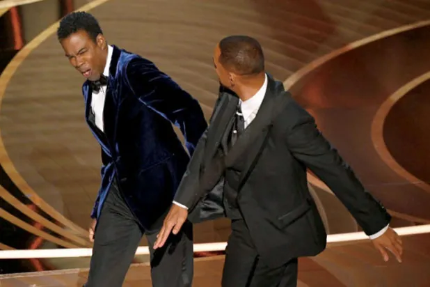 صفع سميث لروك في حفل الأوسكار في 27 مارس الماضي (أ.ف.ب)