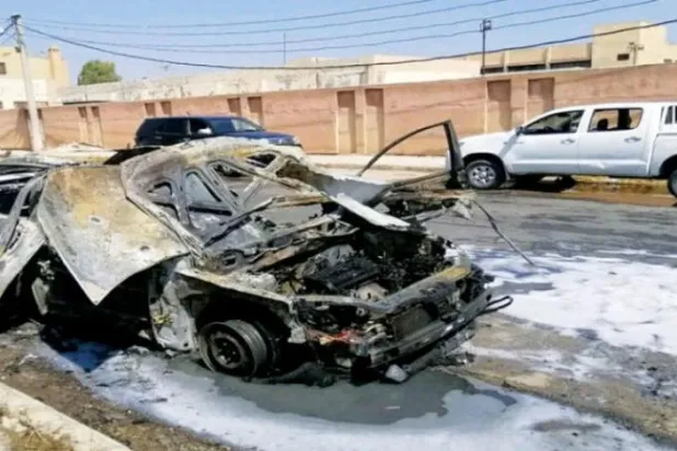 Yerel haber sitelerine göre Pazar sabahı Dera el-Mahatta’da bir güvenlik gücüne ait bir otomobil hedef alındı