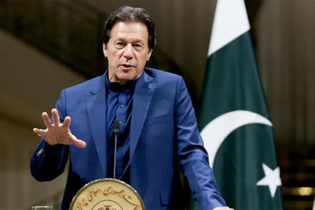 عمران خان في صورة تعود إلى 13 أكتوبر 2019 (د.ب.أ)