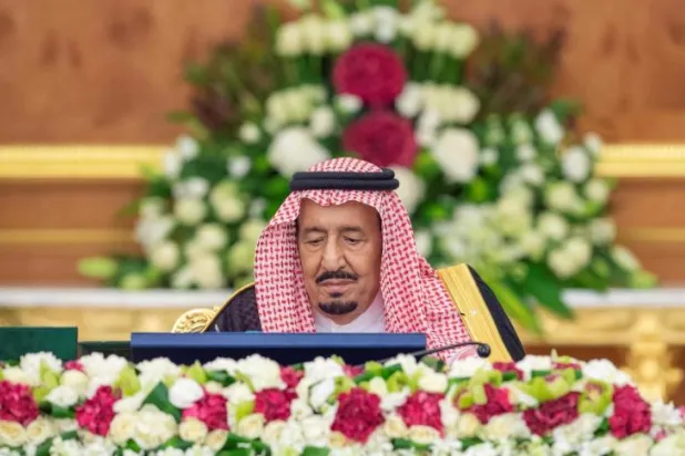 خادم الحرمين الشريفين الملك سلمان بن عبد العزيز لدى ترؤسه جلسة مجلس الوزراء بجدة (واس)