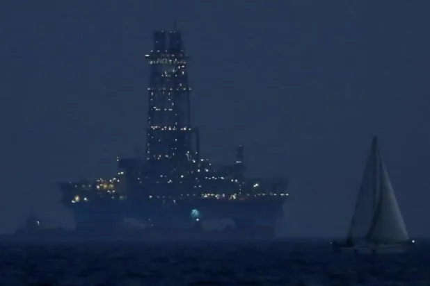  Limasol açıklarındaki sondaj platformu. (AP)