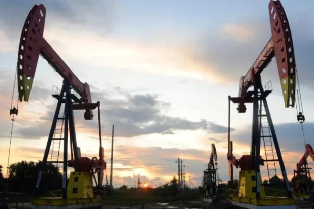 Çin’de bir petrol sahası (Reuters-Arşiv)