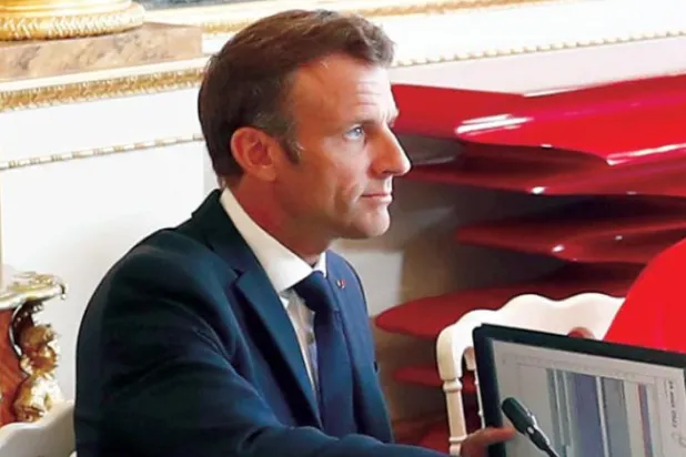 میکرون نے کل ایلیسی میں کابینہ کے اجلاس کی صدارت کی (اے پی)