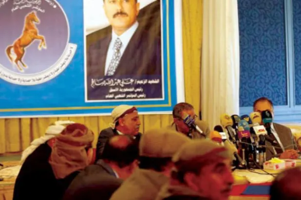 یمن کے سابق صدر علی عبداللہ صالح کے قتل کے بعد جنرل عوامی کانگریس، صنعاء ونگ کے پہلے اجلاسوں کا منظر (رائٹرز)