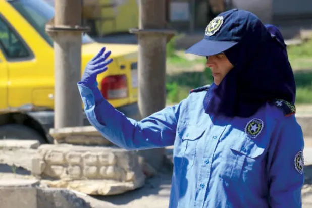 زينب الصالح تضبط حركة المرور (الشرق الأوسط)