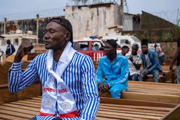 معارضون لتعديل الدستور (أ.ف.ب)