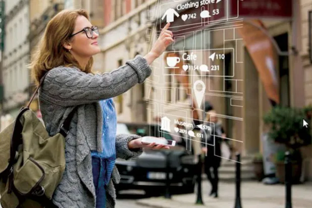 العدسات اللاصقة قد تحل محل نظارات الواقع المعزز