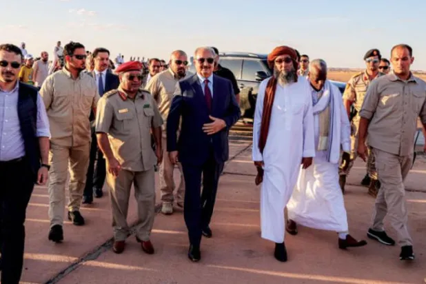 Mareşal Halife Hefter'in Kufra'da karşılanması sırasında çekilen bir kare (Hafter’in ofisi)