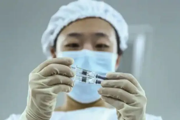 "کورونا" ویکسین میں ترقی... کیا دنیا "اومیکرون" سے سبق سیکھے گی؟