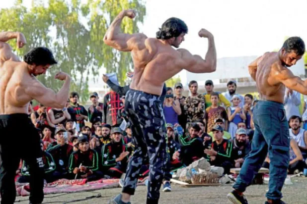 گزشتہ روز کابل میں "طالبان" کی فوجی پریڈ کا ایک پہلو (اے بی)