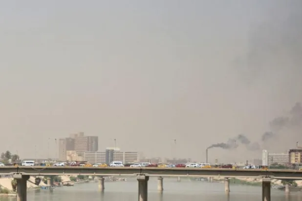 بغداد کے ایک پل پر عام ٹریفک (اے ایف پی)