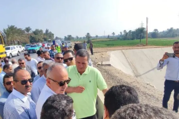 وزير الري المصري خلال تفقده عدداً من مشروعات الحماية من أخطار السيول... (وزارة الموارد المائية والري)