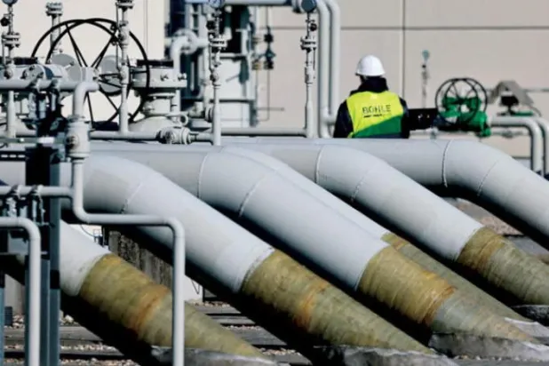 روس کی ایک بڑی کمپنی "گیس پروم" نے اعلان کیا ہے کہ گیس پائپ لائن "نارڈ اسٹریم" جسے تین 3 دن کے بند ہونے کے بعد دوبارہ شروع کرنا تھا ٹربائن کی مرمت ہونے تک امکمل طور پر بند رہے گی لیکن  اس کے لئے کسی ڈیڈ لائن کی وضاحت نہیں کی گئی ہے (رائٹرز)