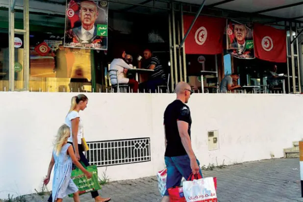 يتوقع البنك الدولي نمو الاقتصاد التونسي 2.4 % مع نهاية السنة الحالية (رويترز)