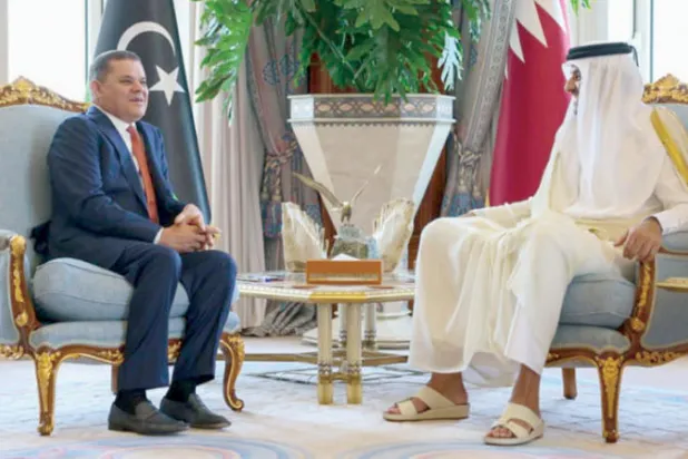 الشيخ تميم خلال اجتماعه مع الدبيبة في الدوحة (حكومة «الوحدة» الليبية المؤقتة)