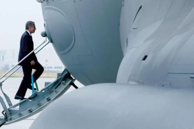 بلنکین کو کل پولینڈ کے رزیسزو – یاسنکا ایئرپورٹ سے برسلز جاتے ہوئے دیکھا جا سکتا ہے (اے بی)