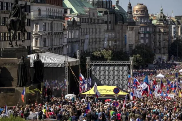 Çek hükümeti, Ukraynalılara vatandaşlarından daha fazla ilgi gösterdiği gerekçesiyle Prag’da protesto edildi (EPA)