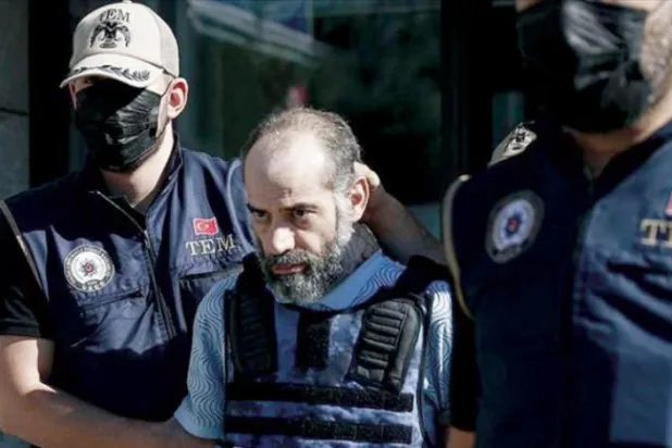 الصمیدعی کو کل استنبول میں لے جاتے ہوئۓ دیکھا جا سکتا ہے (اناضول)