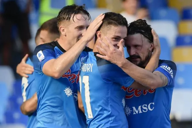 من فرحة لاعبي نابولي (أ.ف.ب)