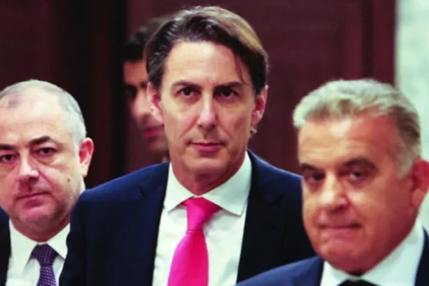 ABD'li arabulucu Amos Hochstein, Cuma günü Baabda Cumhurbaşkanlığı Sarayı’nda Ebu Saam ve Abbas İbrahim ile (Reuters)