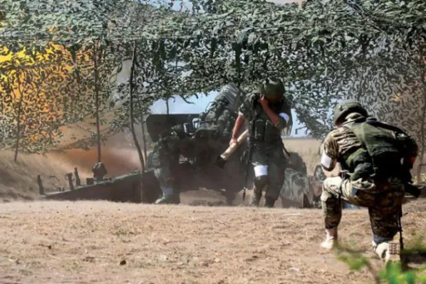 روسی افواج کل یوکرین میں نیکولایف – کریفوی روگ کی جانب بمباری کر رہی ہیں (اے پی)