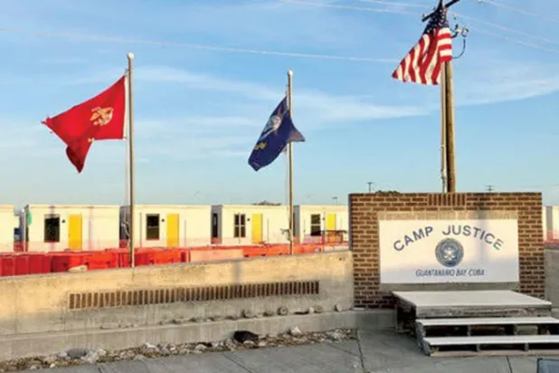 معسكر «جاستس» في غوانتانامو حيث تعقد محاكمات السجناء