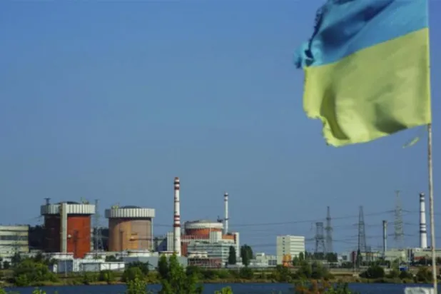 اتوار کے دن مائکولائیو کے علاقے میں پیوڈینوکرینسک جوہری پاور پلانٹ کو دیکھا جا سکتا ہے (رائٹرز)
