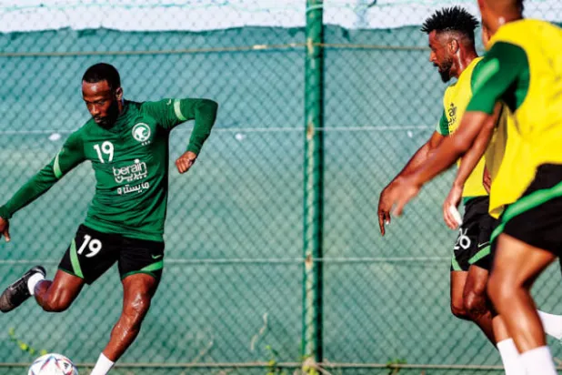 فهد المولد يعود بعد رفع الإيقاف عنه وتخفيف عقوبته جراء تعاطي المنشطات (موقع المنتخب السعودي)