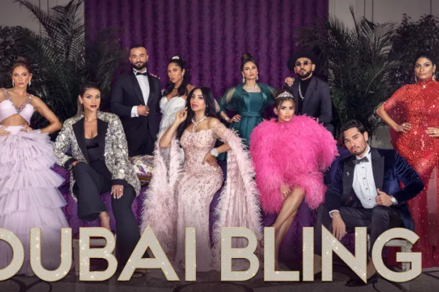 يعكس المسلسل تعدّد الثقافات في دبي ويضمّ نجوماً من العرب («نتفليكس»)