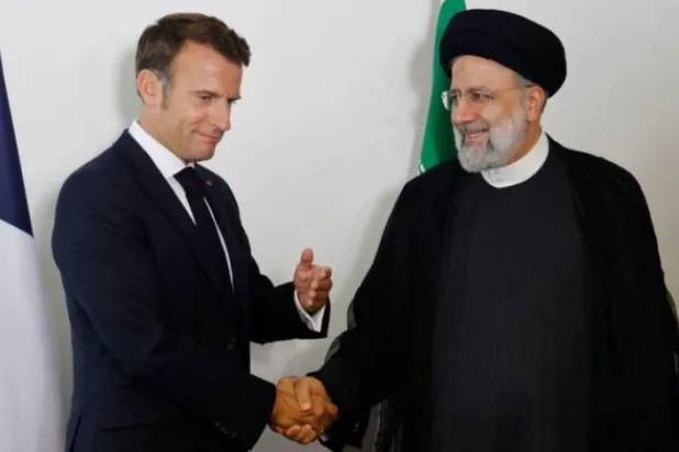 مکرون: برای دستیابی به توافق هسته ای، توپ در زمین ایران است