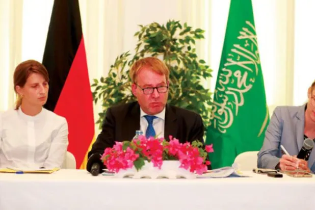 Almanya'nın Riyad Büyükelçisi Dieter Lamale Pazar günü Riyad'da düzenlediği basın toplantısında (Fotoğraf: Yezid es-Semrani)