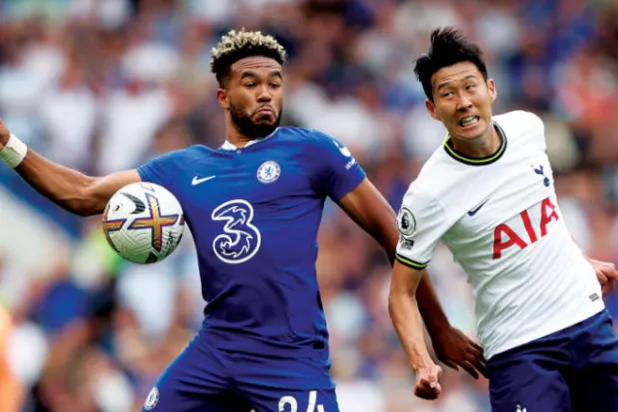 ريس جيمس وسون هيونغ مين... كانت هناك 4 أدوار يلعبها لاعب تشيلسي لوقف خطورة لاعب توتنهام (أ.ب)