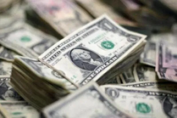 Dolar banknotları (Reuters-Arşiv)