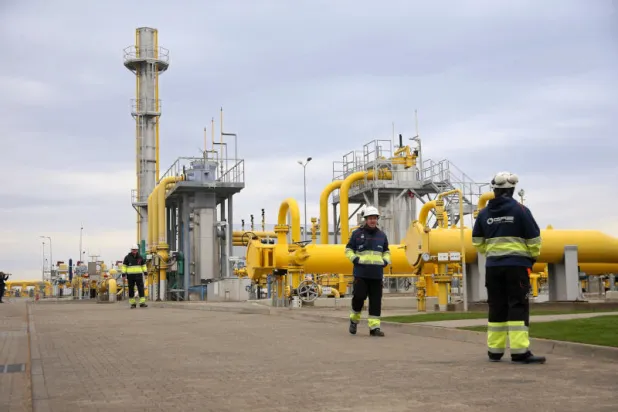 محطة ضخ الغاز أثناء افتتاح خط أنابيب «غاز البلطيق» بين النرويج والدنمارك وبولندا في بودنو ببولندا (رويترز)