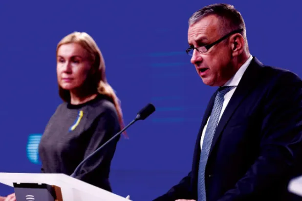 توصل وزراء الطاقة الأوروبيون لاتفاق طارئ لمساعدة الأسر على مواجهة فواتير الكهرباء (رويترز)