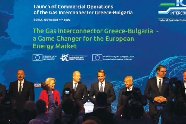 الاحتفال ببداية العمليات التجارية لخط الغاز بين اليونان وبلغاريا في صوفيا أمس (أ.ف.ب)