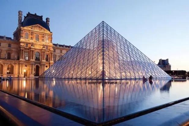 متحف اللوفر في باريس (الشرق الأوسط)