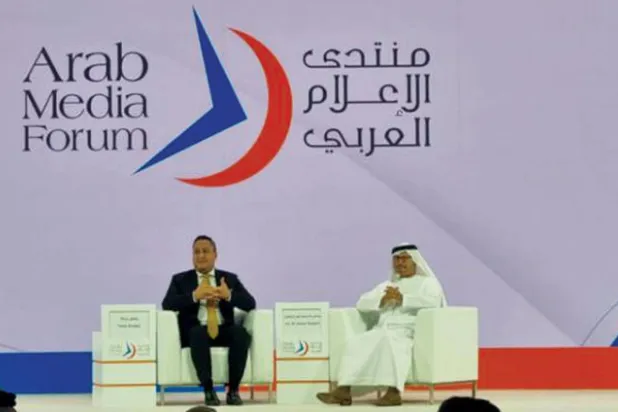 قرقاش خلال مشاركته في منتدى الإعلام العربي (الشرق الأوسط)