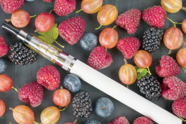 تحذيرات صحية من خطر «سيجارة الفيتامينات الإلكترونية»