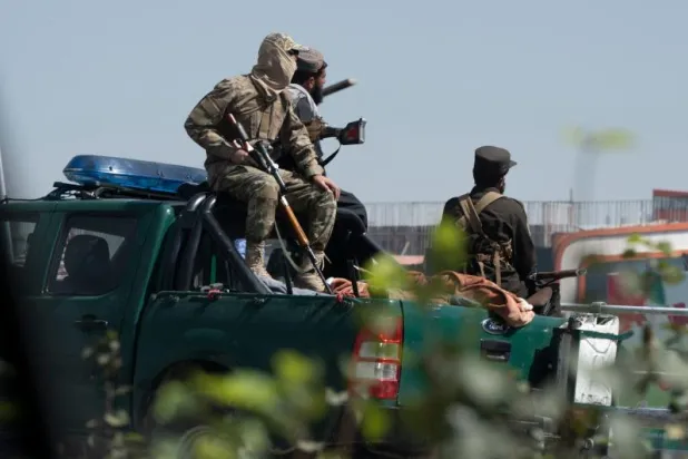 أفراد من حركة «طالبان» في كابل (أ.ف.ب)