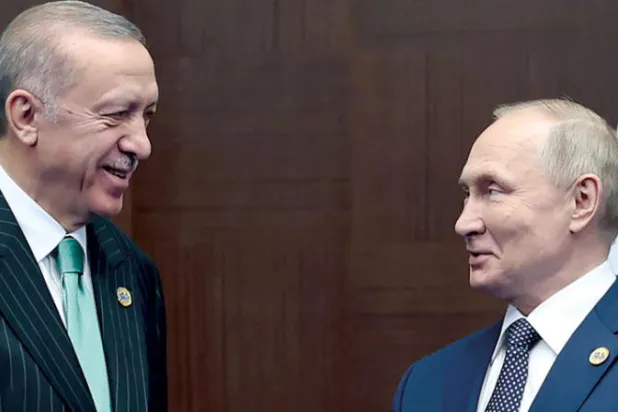 ناقش الرئيسان رجب طيب إردوغان وفلاديمير بوتين خلال لقائهما على هامش مؤتمر قمة آستانة التطورات الخاصة بالأزمة الأوكرانية (أ.ف.ب)