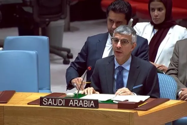 الدكتور عبد العزيز الواصل متحدثاً إلى جلسة مجلس الأمن الخاصة حول اليمن الخميس (الأمم المتحدة)