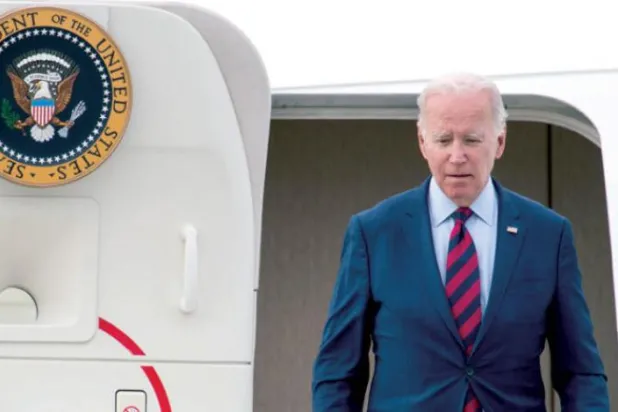12 October 2022, US, Playa Del Rey: US President Joe Biden arrives at Los Angeles International Airport (LAX) with politicking and fundraising on the agenda. Photo: Brian Cahn/ZUMA Press Wire/dpa