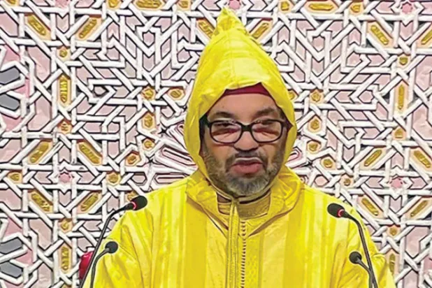 العاهل المغربي خلال إلقاء خطابه إلى أعضاء البرلمان أمس (القناة التلفزيونية المغربية الأولى)