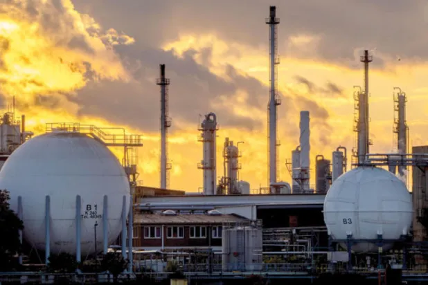 صهاريج تخزين في منشأة للغاز بألمانيا (أ.ب)