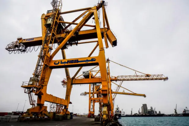 جانب من ميناء الحديدة اليمني حيث زادت نسبة وصول الوقود والسلع بخلاف مزاعم الحوثيين(الأمم المتحدة)