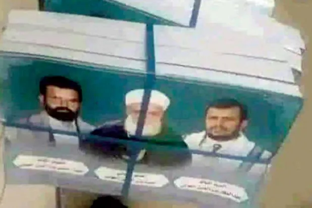 الميليشيات وضعت صور زعيمها وأقاربه على أغلفة الكتب الدراسية لتكريس أحقيته الإلهية المزعومة في حكم اليمن (تويتر)